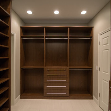 LZ Master Suite - His and Hers Walk in Closet