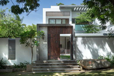 Inspiration for a contemporary home design remodel in Hyderabad