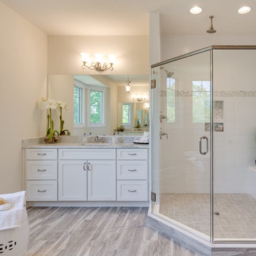 Dual Shower Head Owners' Bathroom w/Upgraded Ceramic Tile Throughout and Accente
