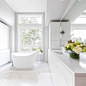 Lochwood-Lozier Contemporary Custom Home