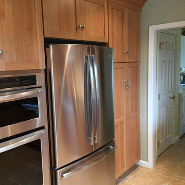 Natural Cherry with "Silver Waves" Leather Granite