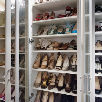 Small Room Transforms Into Her Master Walk In Closet