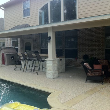 Houston Outdoor Kitchen and Media Area - Long, Narrow Space