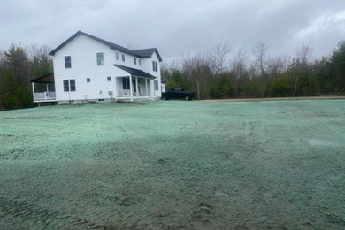 Home design - farmhouse home design idea in Portland Maine