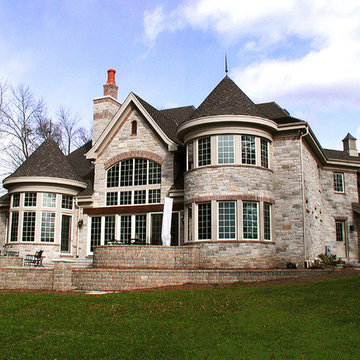 Lakeside Manor