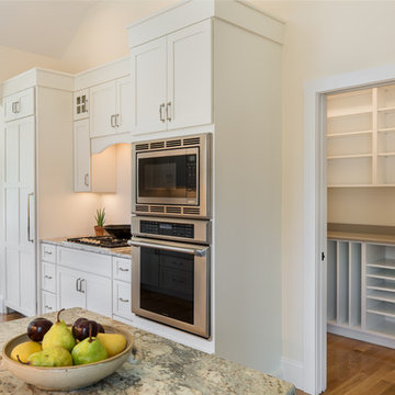 Shiloh Cabinetry, Soft White Paint, Framed Full Overlay