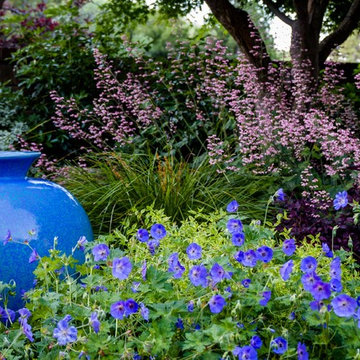 Charming Cottage Courtyard