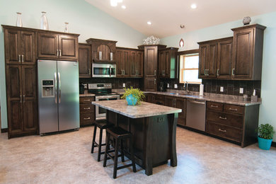 Kitchen - traditional kitchen idea in Other