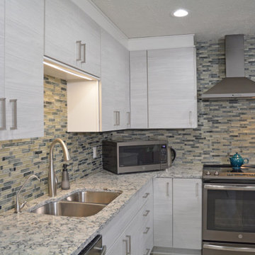 Contemporary Kitchen in Dimondale