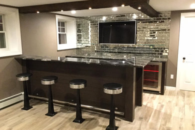Minimalist home bar photo in New York
