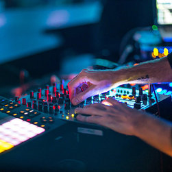 A Tailor-Made Dj and Audio Hire Solution For Your Events in Sydney - Lighting Hardware And Accessories