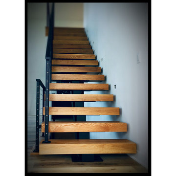 Floating Staircase with Cable Rail System