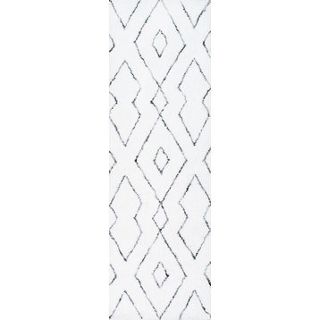 nuLOOM Hand Tufted Beaulah Shag Contemporary Area Rug, White, 2'6"x6' Runner