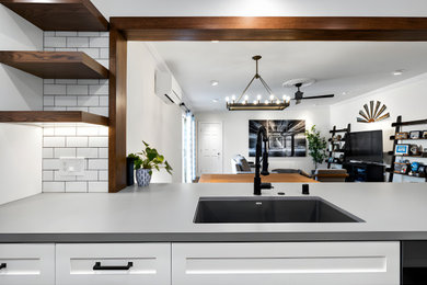 Minimalist kitchen photo in New York
