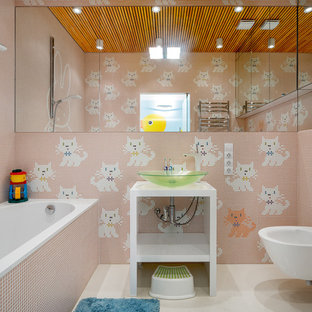 Bäder mit farbigen Fliesen und rosa Wandfarbe Ideen, Design & Bilder