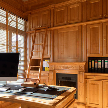 Exklusives Büro / Arbeitszimmer