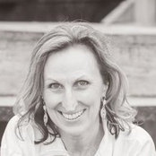 Helen Lowy's photo