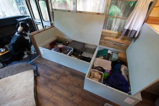 Houzz Tour: A Schoolbus Becomes a Cozy Home for an Outdoors Couple