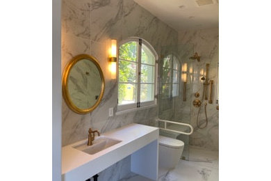 Inspiration for a small transitional bathroom remodel in Los Angeles