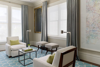 Example of a classic living room design in San Francisco