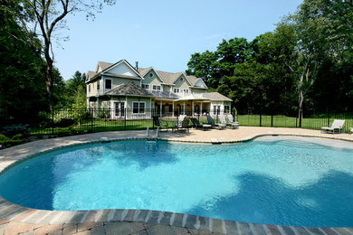 Elegant pool photo in New York