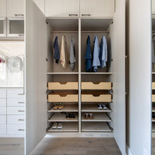 pull out show shelf