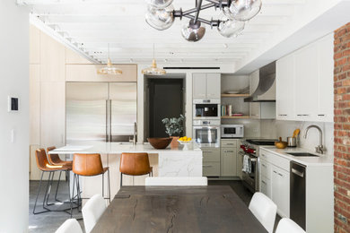 Example of a large trendy l-shaped ceramic tile, gray floor and exposed beam eat-in kitchen design in New York with an undermount sink, shaker cabinets, gray cabinets, quartz countertops, white backsplash, quartz backsplash, stainless steel appliances, an island and white countertops