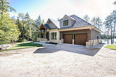 Farmhouse exterior home idea in Toronto