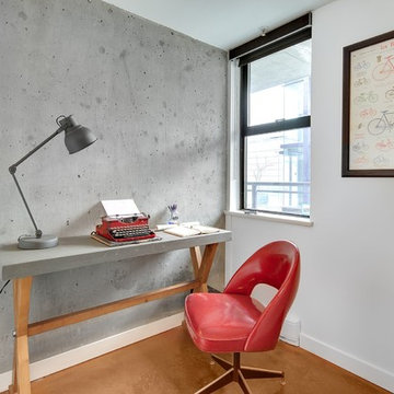 Beautiful newly renovated industrial condo staging
