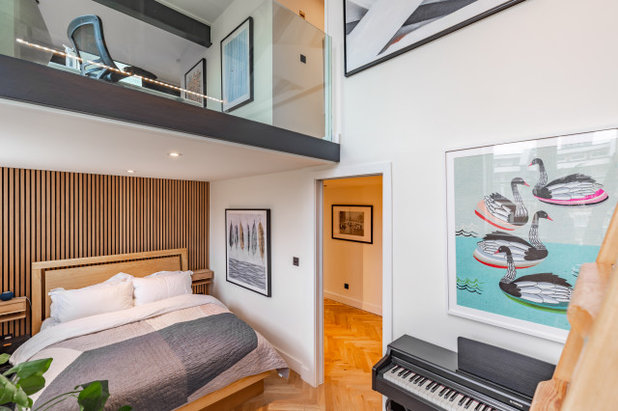 Contemporary Bedroom by Studio Akiva