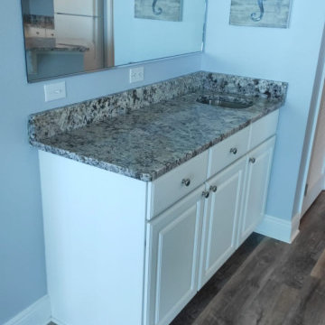 Splendor White Granite Kitchen Countertops