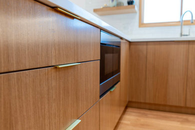 Kitchen - kitchen idea in Los Angeles