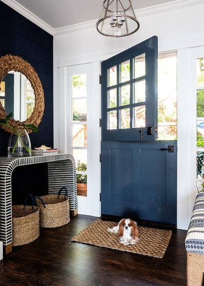 Beach Style Entry by Courtney Thomas Design