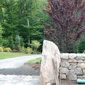 Boulder Pillar & Natural Stone Wall for Driveway Courtyard