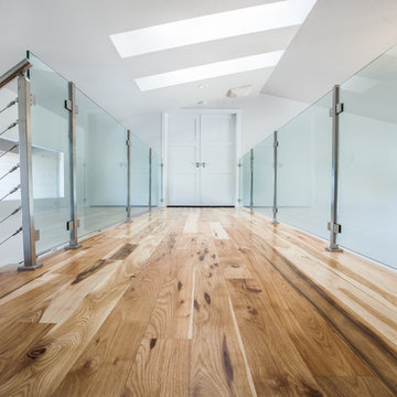 Hall Catwalk, Relaxed Contemporary
