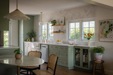 Home design - transitional home design idea in Los Angeles