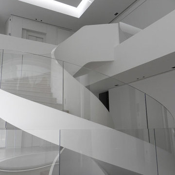 Escalera de caracol en vidrio