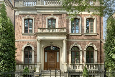 Elegant house exterior photo in Chicago