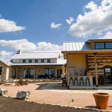 Farmhouse: 2,675 ft², 3 BR/2.5 BA/1 ST