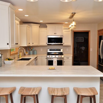 Warsaw, IN. Haas Signature Collection. Cream Colored Maple Kitchen