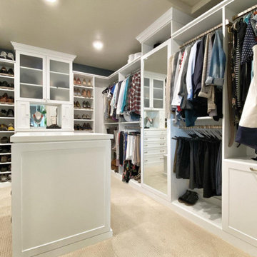 Modern Walk0in Closet