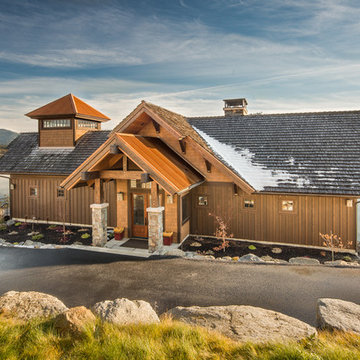Mountain Lakeside Home