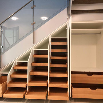 Treppenschrank