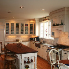 crown molding kitchen