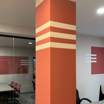 nuovi colori per gli uffici di una compagnia di assicurazioni