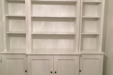Large romantic games room in Other.