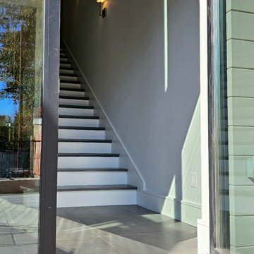 Project #112 | Traditional Staircase with Continuous Rail System