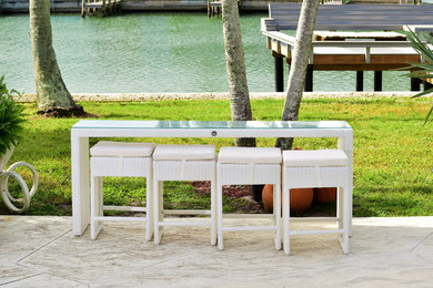 Inspiration for a modern patio remodel in Miami
