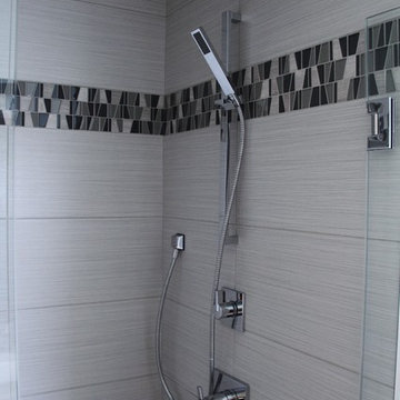Elbow Valley master bathroom, Calgary