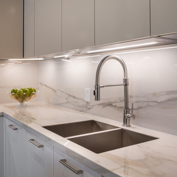 The Allen Sales Center, Moderno Porcelain Works